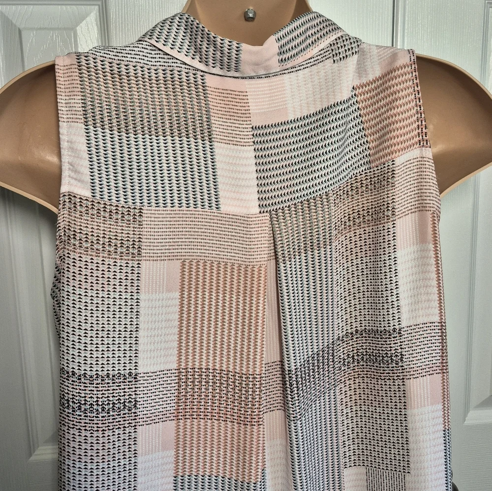 Rose +‎ Olive Sleeveless Light Pink Black Pattern Flowy Button Down Top Plus 1X